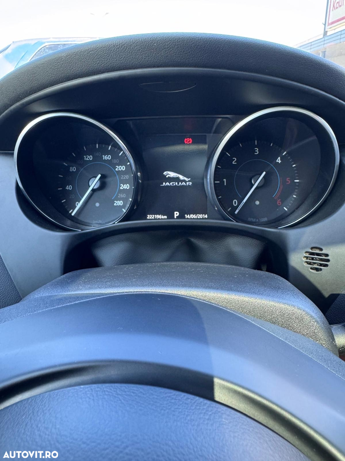 Jaguar XE 2.0 AWD Prestige - 15