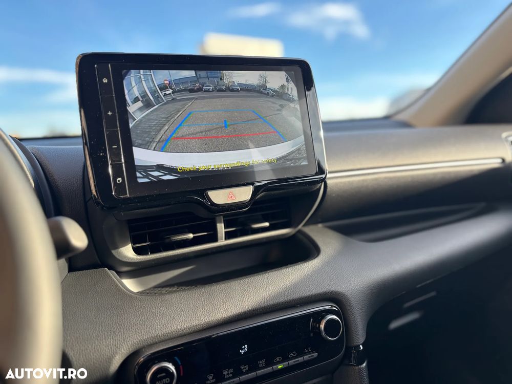 Toyota Yaris 1.5 VVT-i HSD Eco - 16