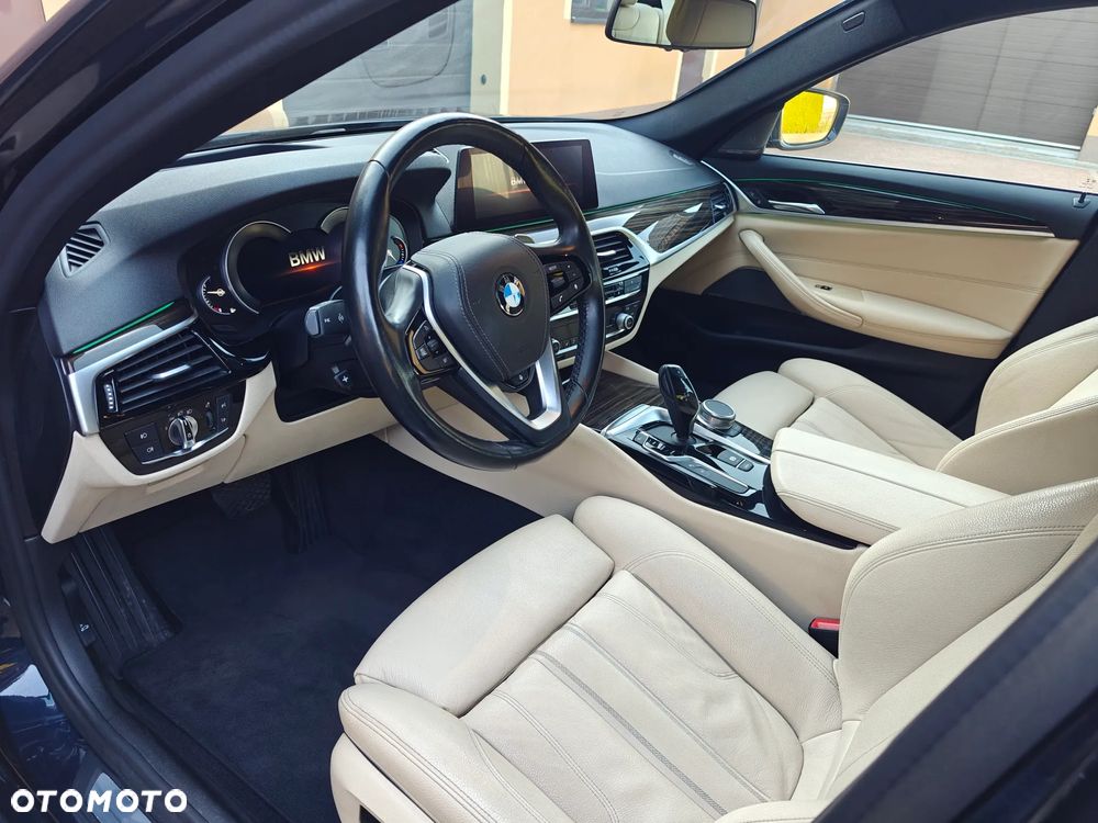 BMW Seria 5 530i xDrive Sport Line - 9
