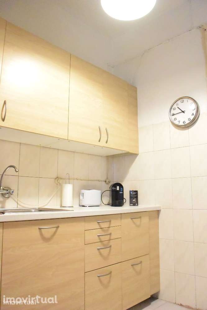 Vende apartamento de 4 assoalhadas no centro histórico de Lisboa - Grande imagem: 4/9