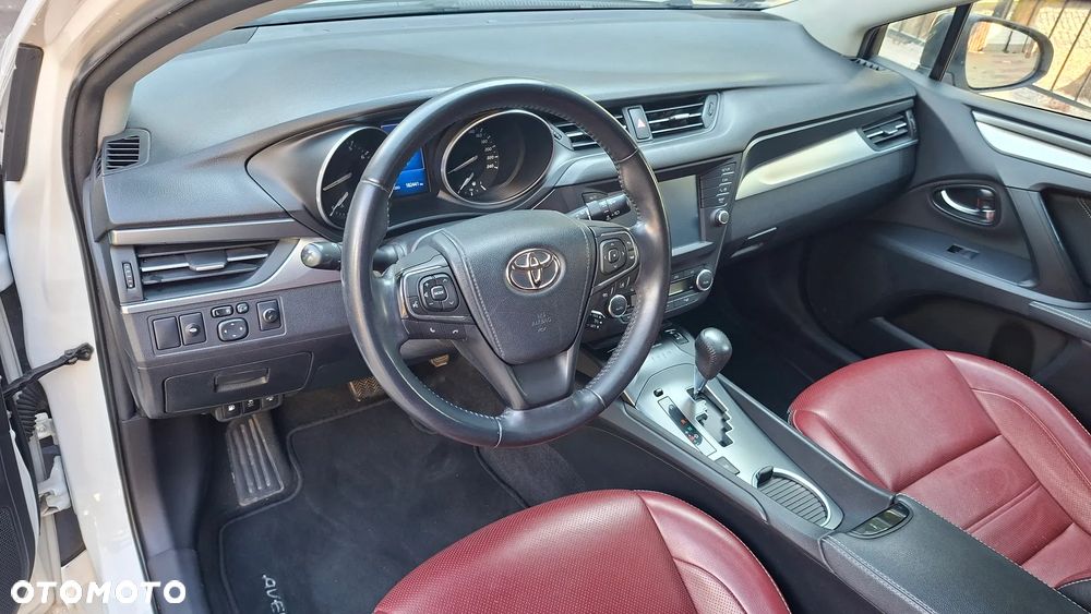 Toyota Avensis 1.8 Selection MS - 14