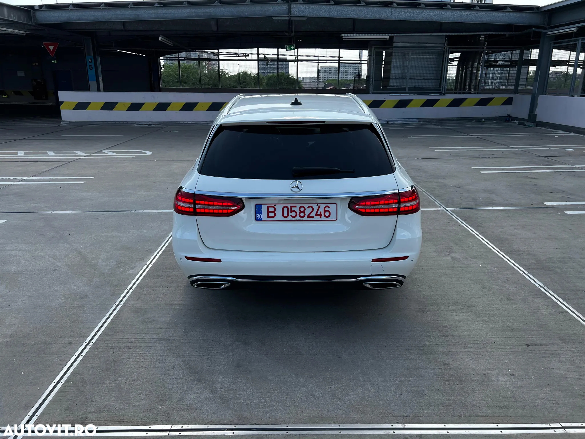 Mercedes-Benz E 220 d T 9G-TRONIC Avantgarde - 6