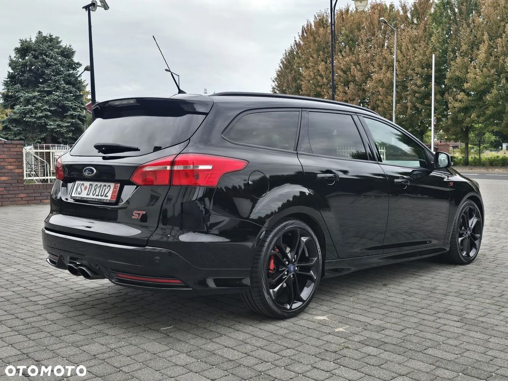 Ford Focus 2.0 EcoBoost ST mit Leder-Exclusiv-Paket - 8