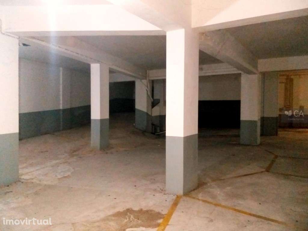 Parqueamento com 787m² situado no centro de Carvoeiro, Lagoa - Grande imagem: 4/8