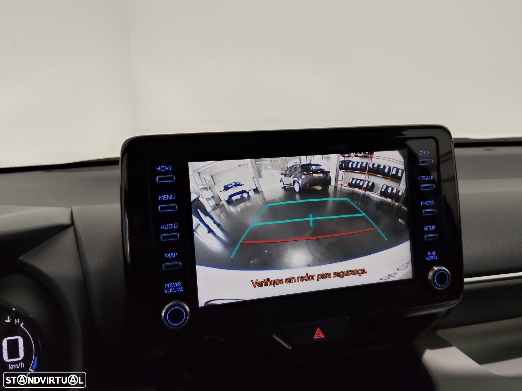 Toyota Yaris 1.5 HDF Luxury - 17