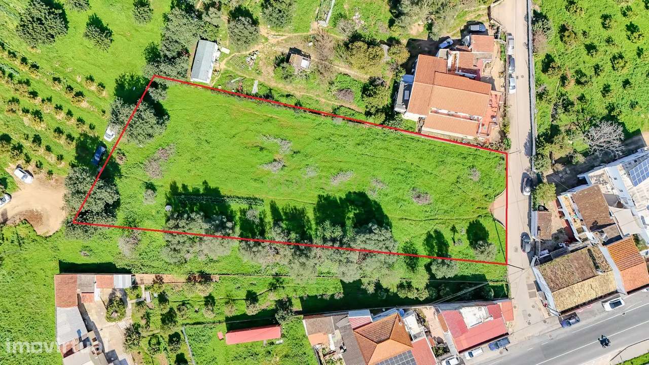 TERRENO COM PROJETO APROVADO PARA 2 MORADIAS T3 - BOLIQUEIME - Grande imagem: 2/28