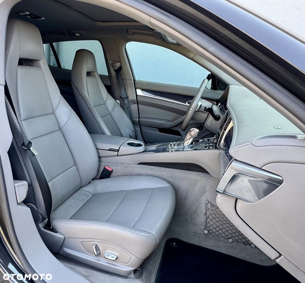 Porsche Panamera 4S PDK - 11