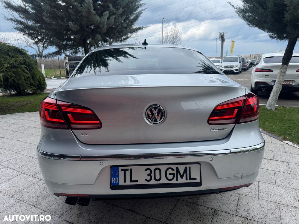 Volkswagen Passat 2.0 TDI BlueMotion Technology Highline - 14