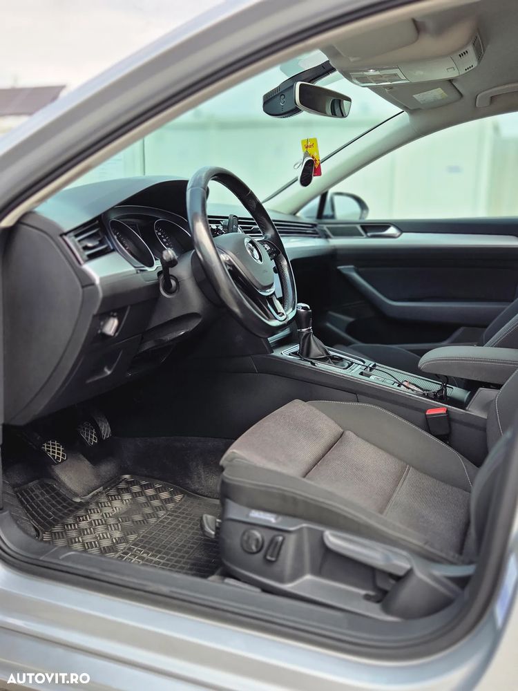 Volkswagen Passat 2.0 TDI Comfortline - 6