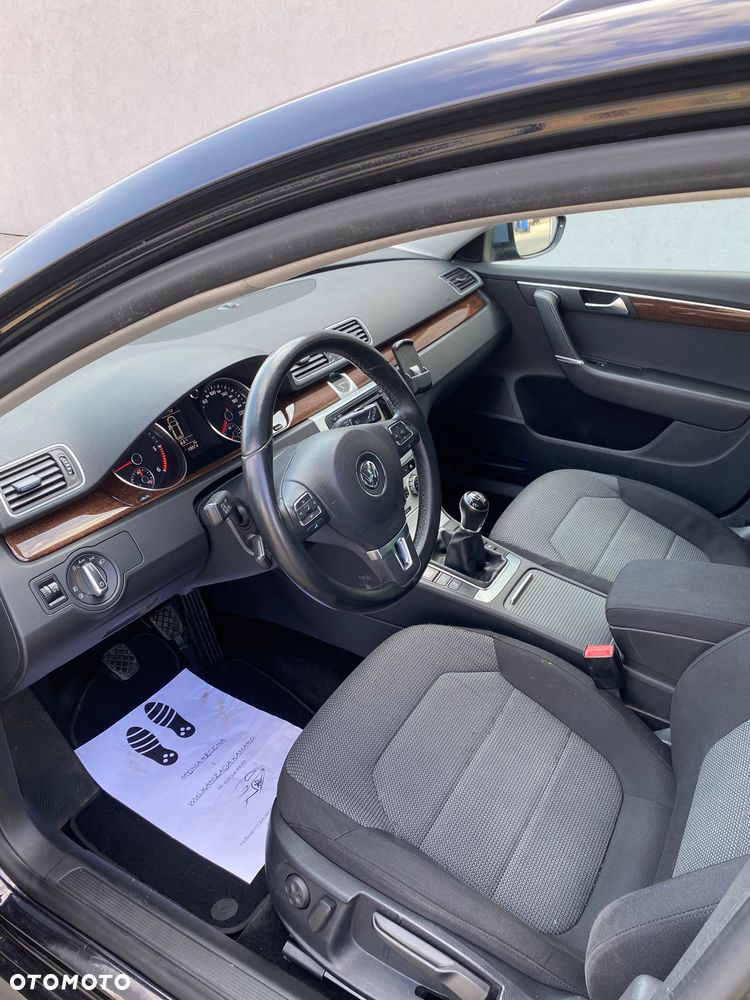 Volkswagen Passat 2.0 TDI BlueMotion Technology Comfortline - 8