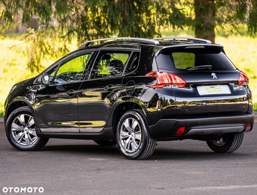 Peugeot 2008 1.2 Pure Tech Allure S&S - 17