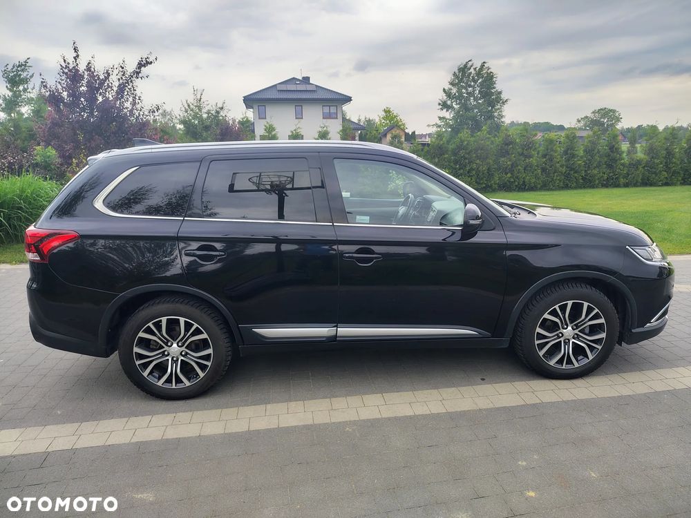 Mitsubishi Outlander 2.0 Intense + 4WD CVT - 9