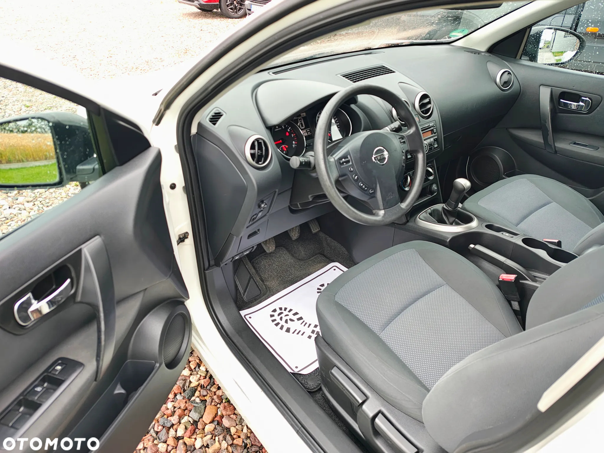 Nissan Qashqai 1.6 visia - 14