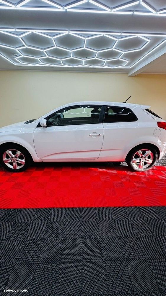 Kia Ceed S Coupé 1.4 CVVT EX ISG - 9