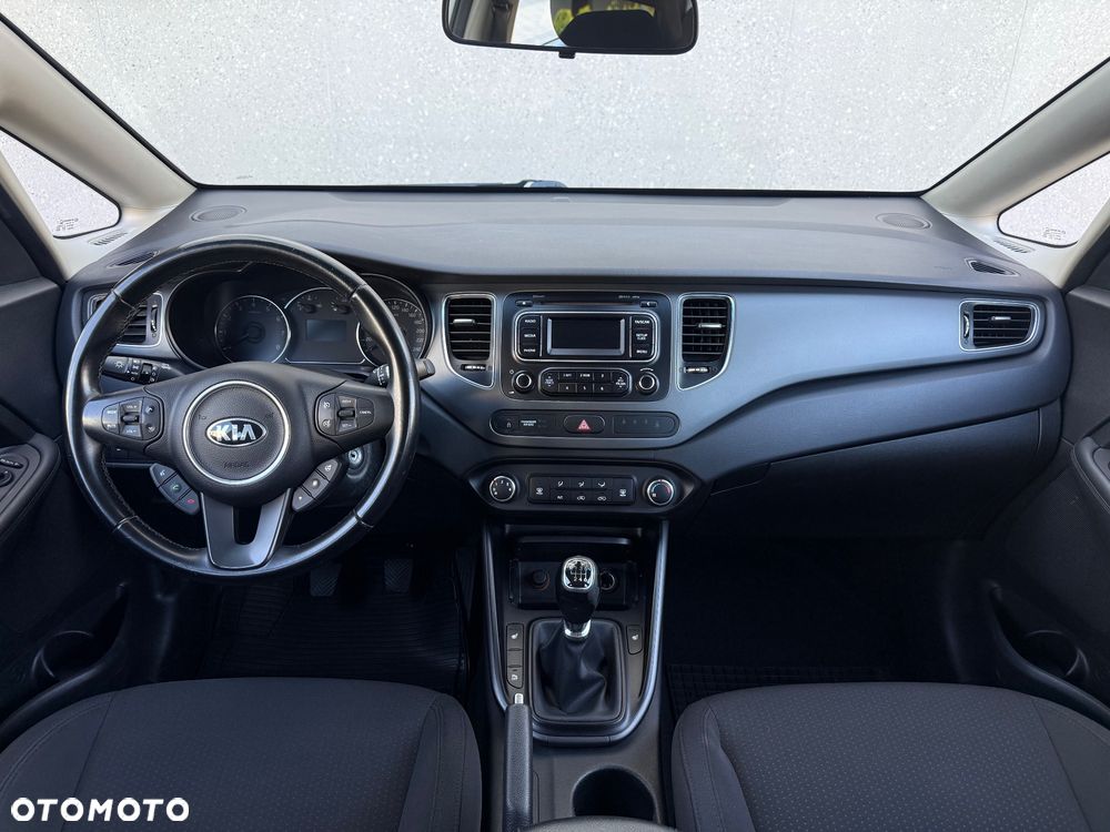 Kia Carens - 7