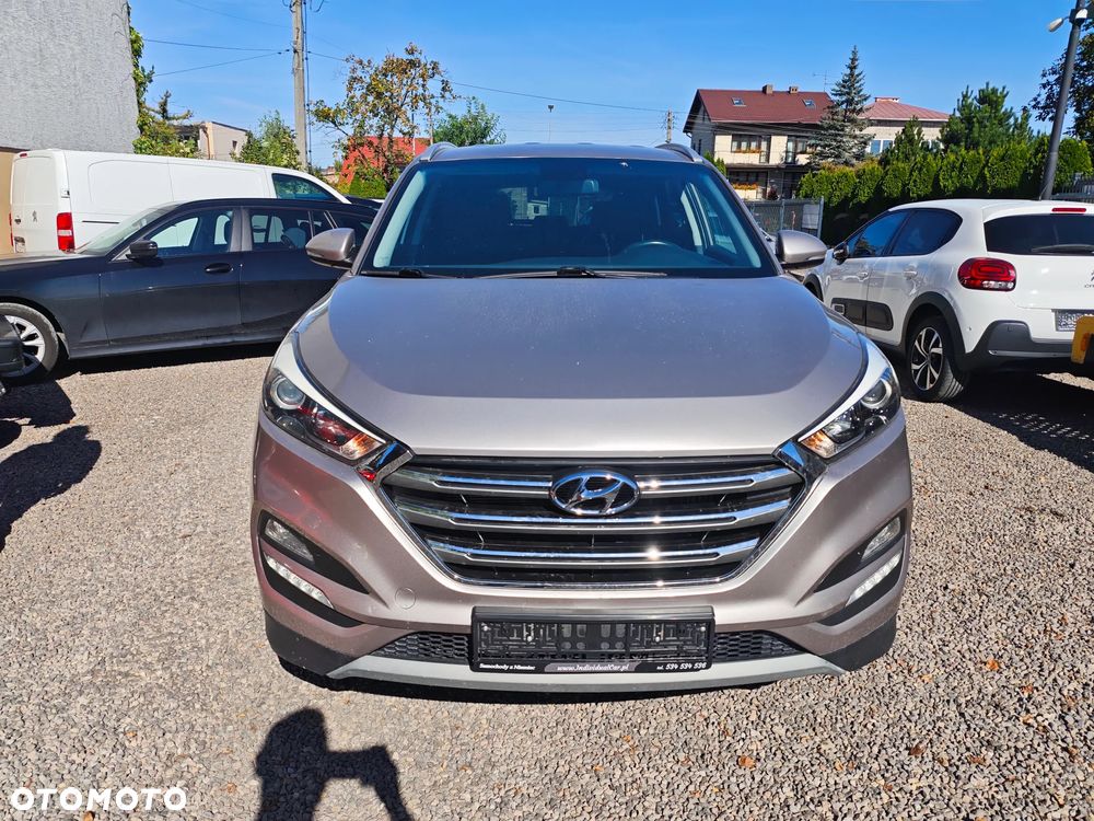 Hyundai Tucson 2.0 CRDi 4WD Automatik Intro Edition - 11