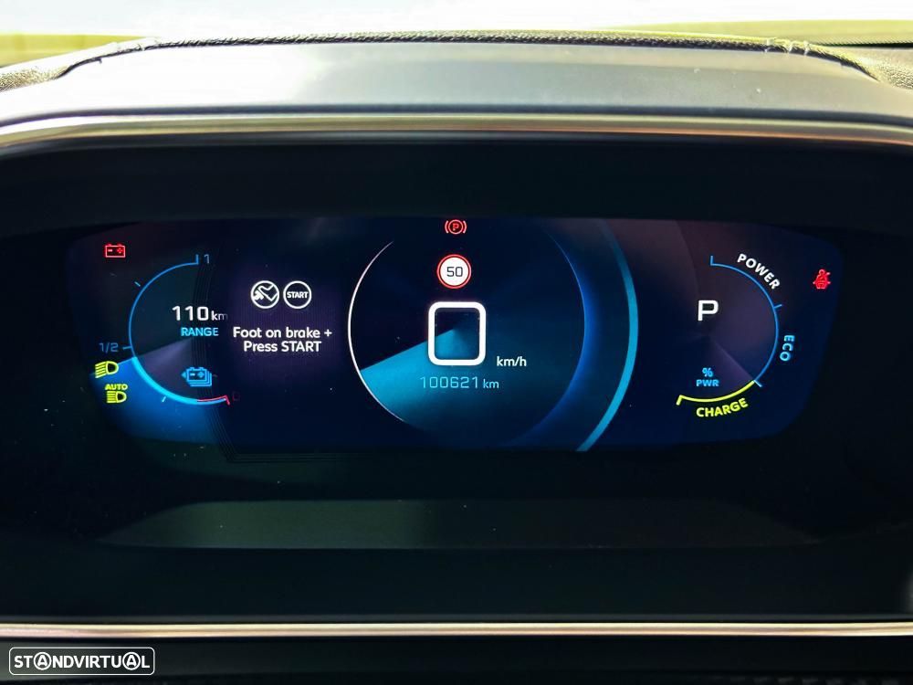 Peugeot e-2008 50 kWh GT - 38