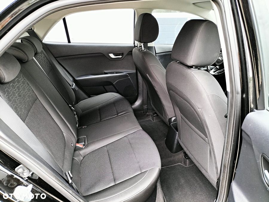 Kia Rio - 16