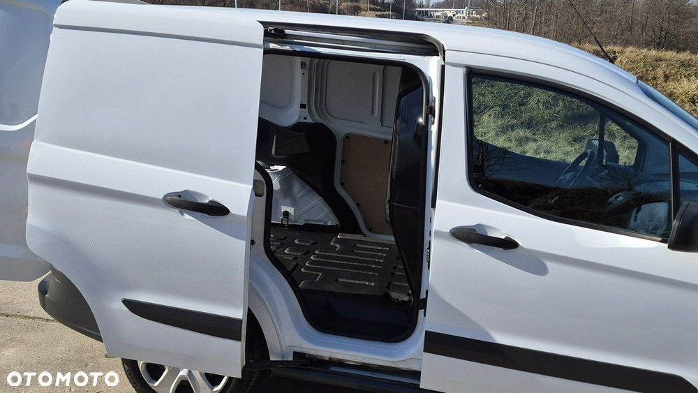 Ford Transit Courier - 8