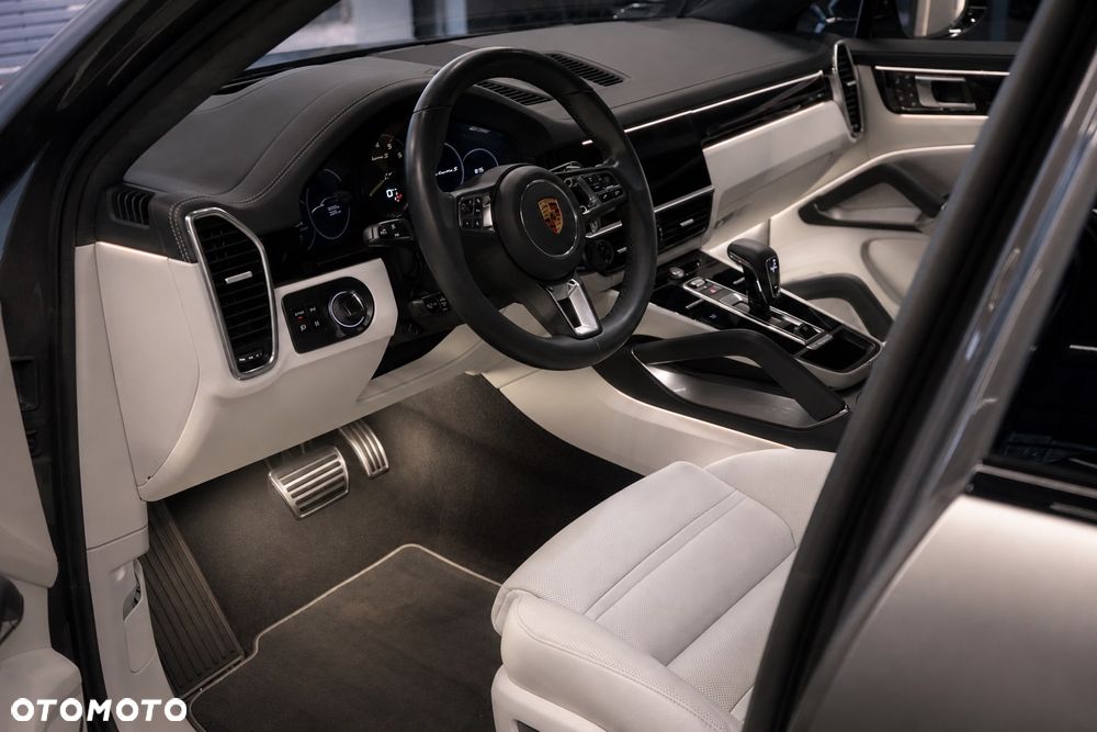 Porsche Cayenne - 6