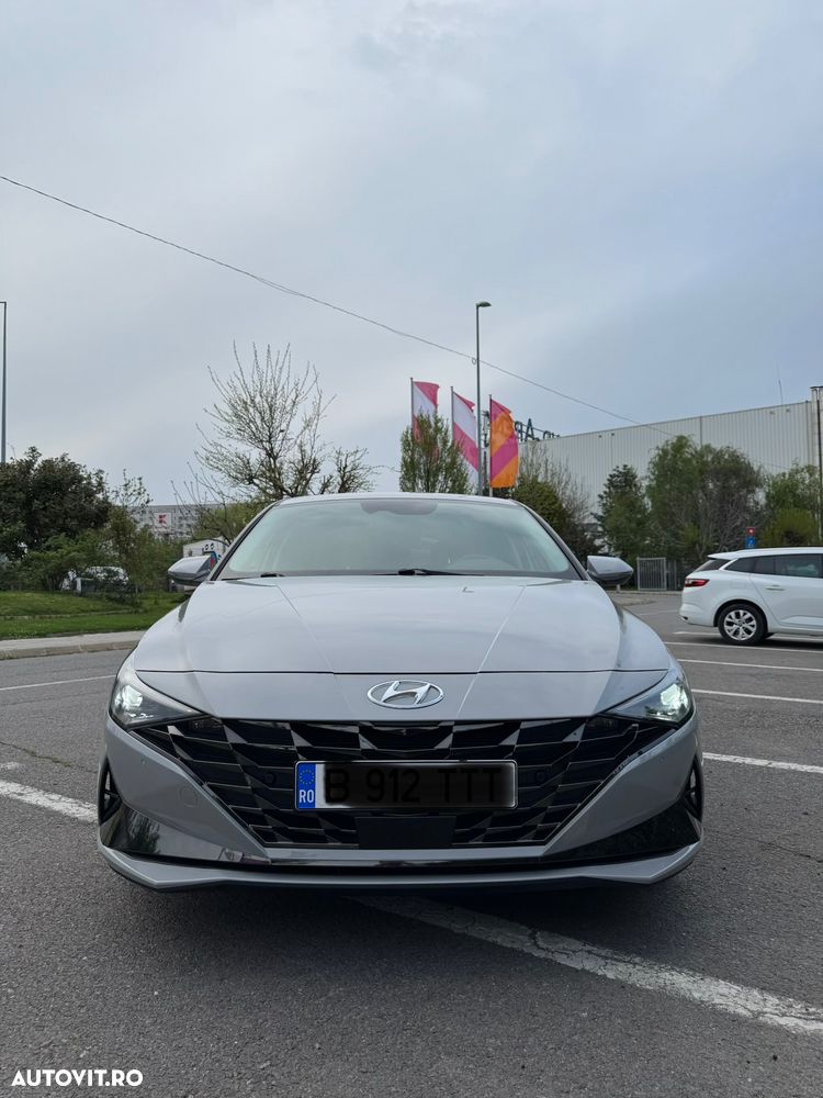 Hyundai Elantra 1.6 l 123 CP CVT Exclusive Navi - 11