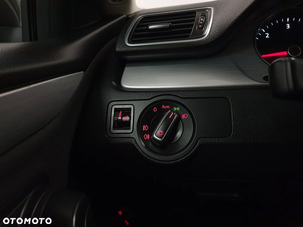 Volkswagen Passat CC - 20