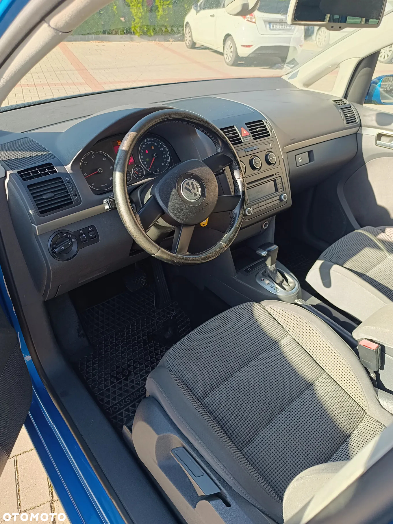 Volkswagen Touran 2.0 TDI Trendline DSG - 13