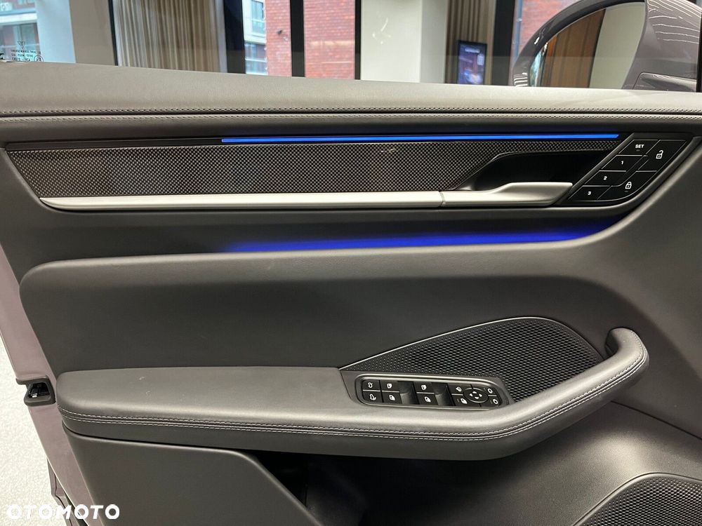Porsche Macan - 32