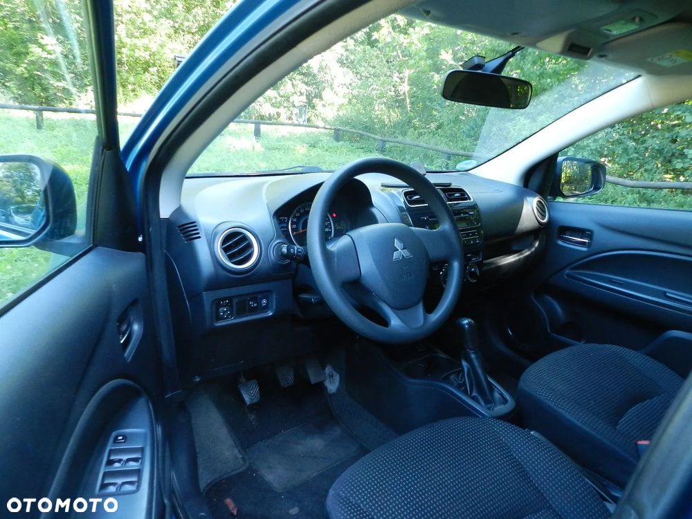 Mitsubishi Space Star - 10