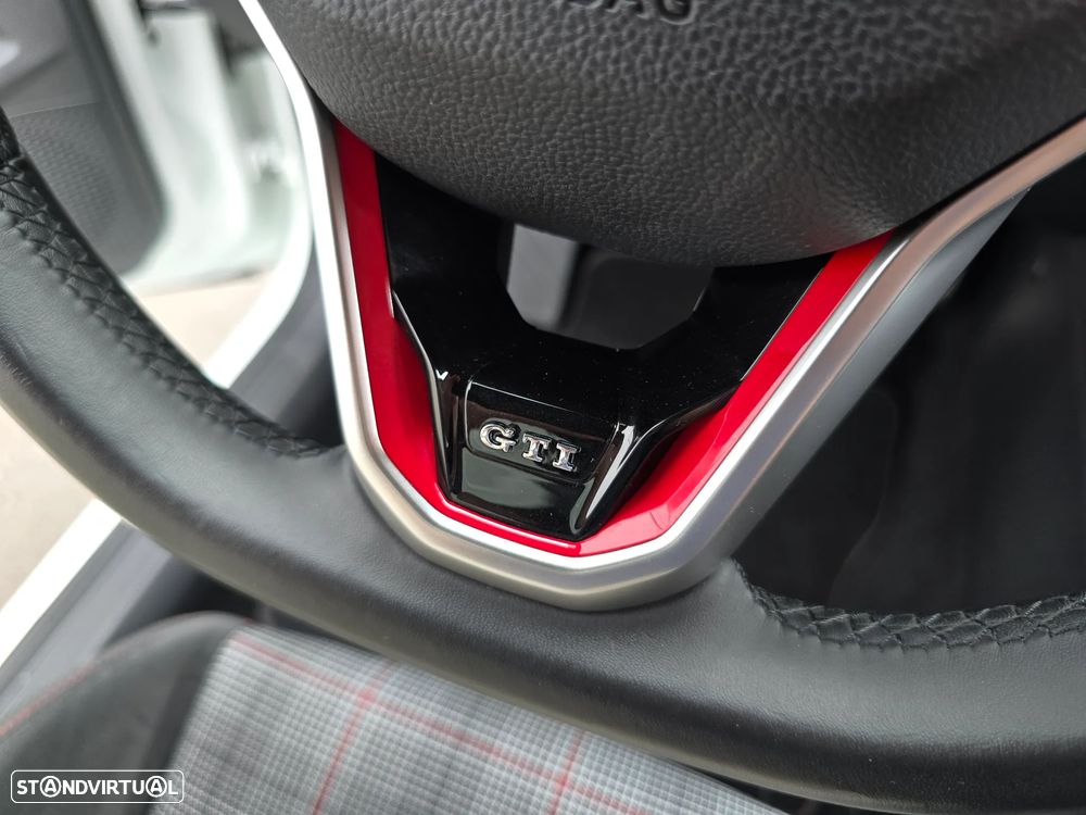 VW Golf 2.0 TSI GTI DSG - 20