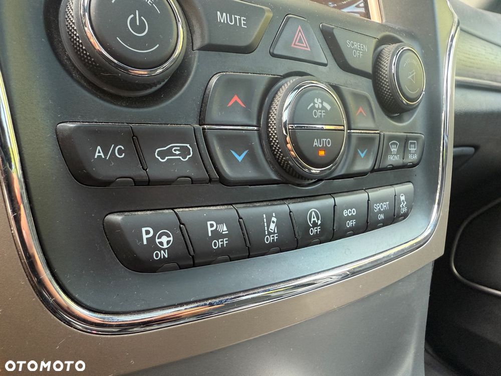 Jeep Grand Cherokee - 15