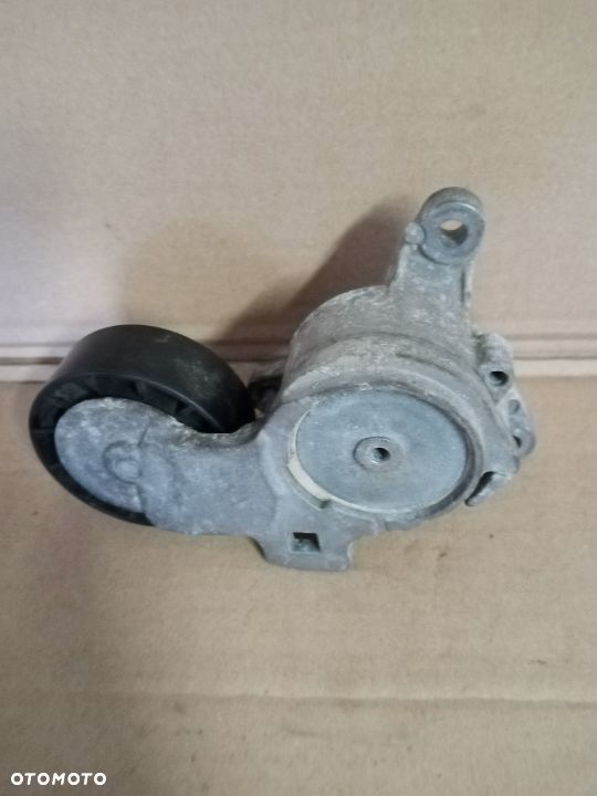 Napinacz paska rolka Peugeot 407 1.8 - 2
