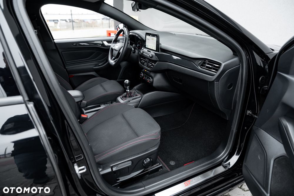 Ford Focus 1.0 EcoBoost Trend - 24
