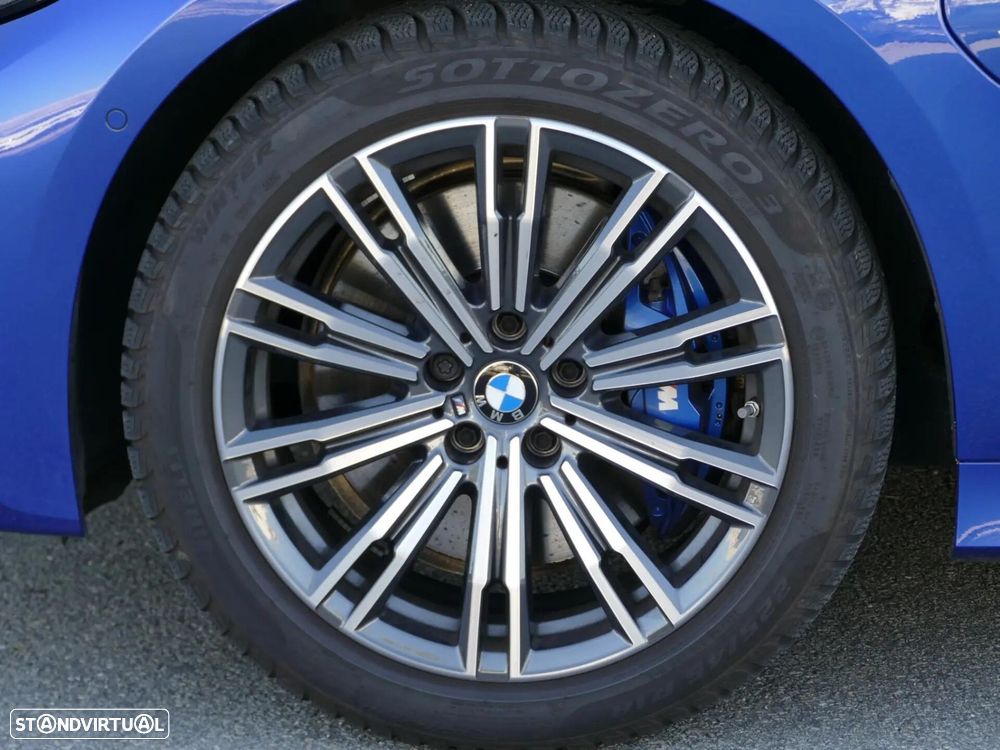 BMW 330 e Pack Desportivo M Auto - 8