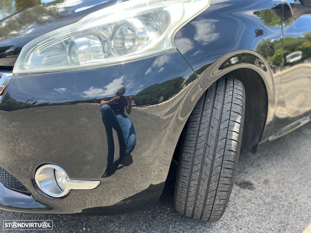 Peugeot 208 - 29