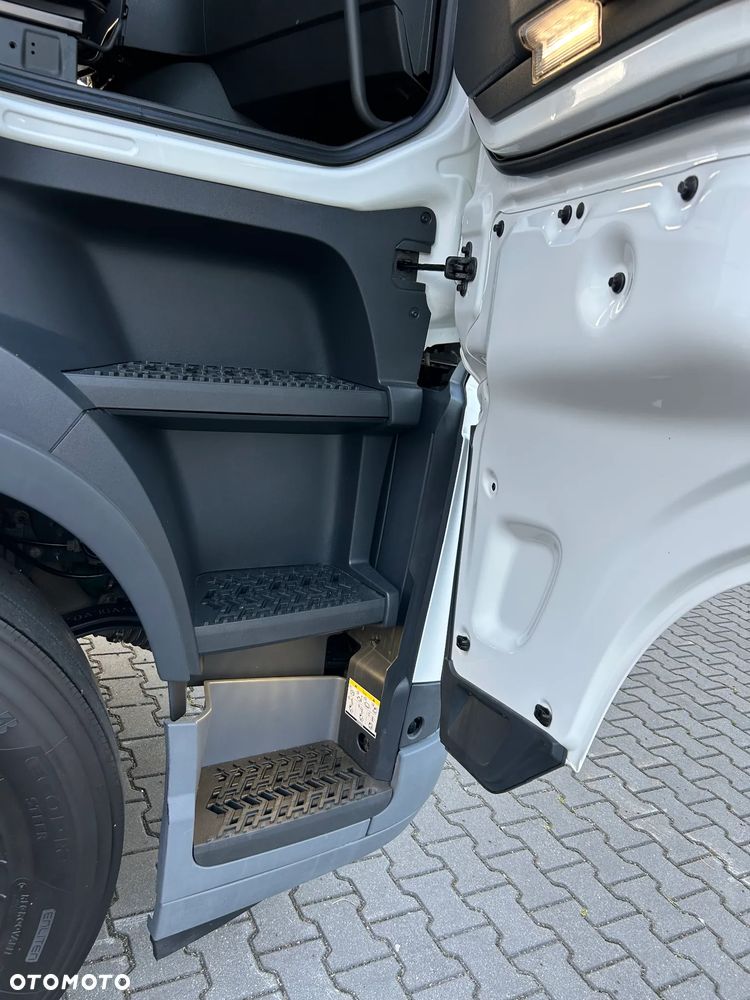 Volvo FH 460 Standard - 34