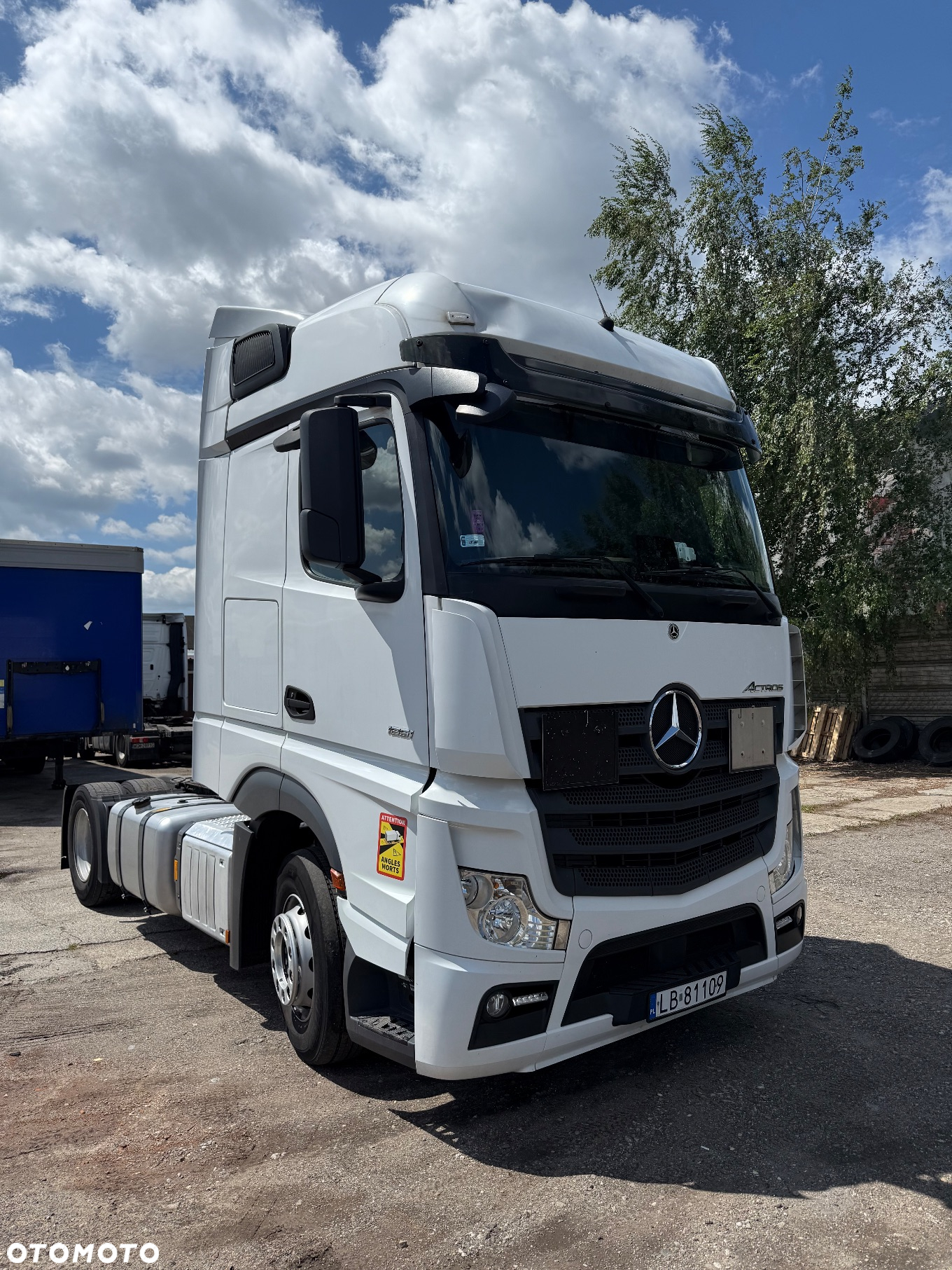 Mercedes-Benz Actros - 8