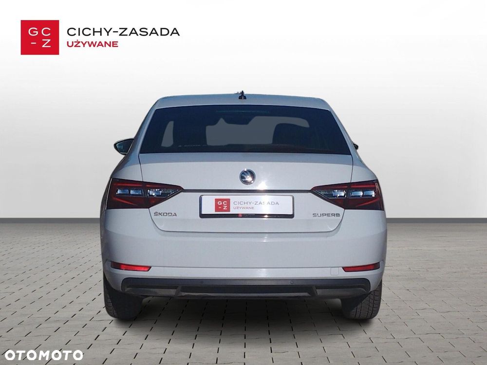 Skoda Superb 2.0 TDI SCR Style DSG - 4