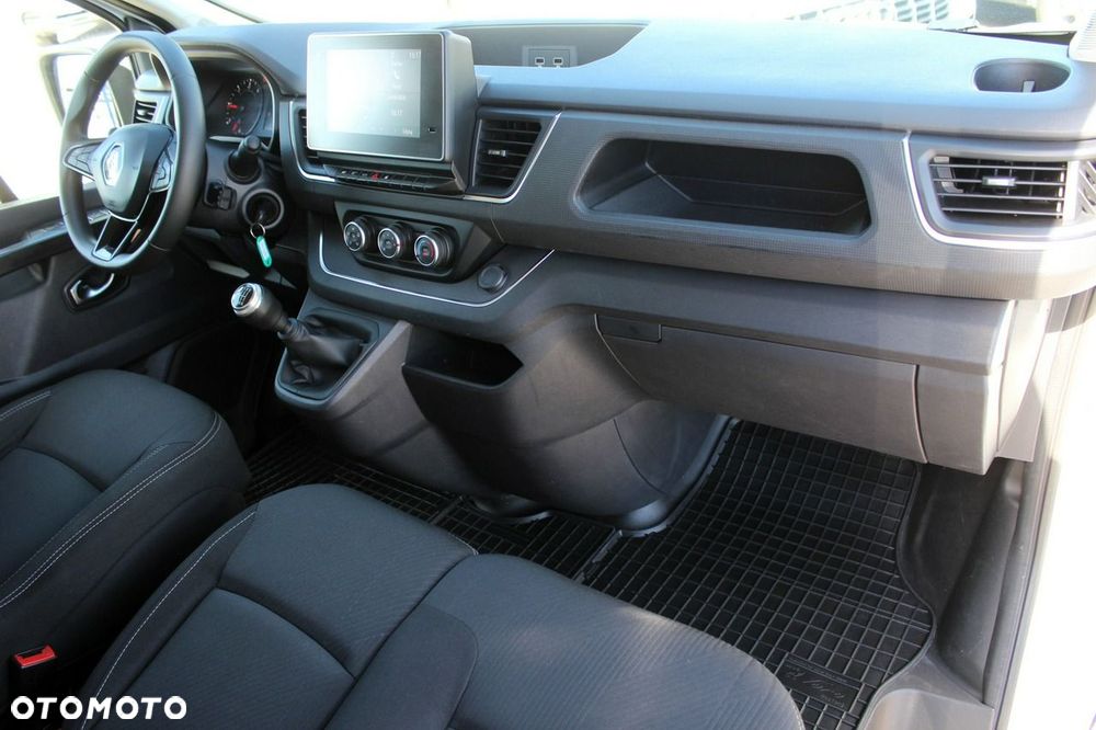 Renault Trafic - 12
