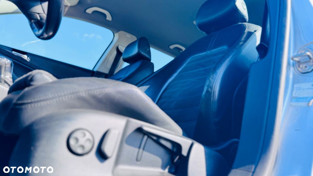 Volkswagen Passat - 18