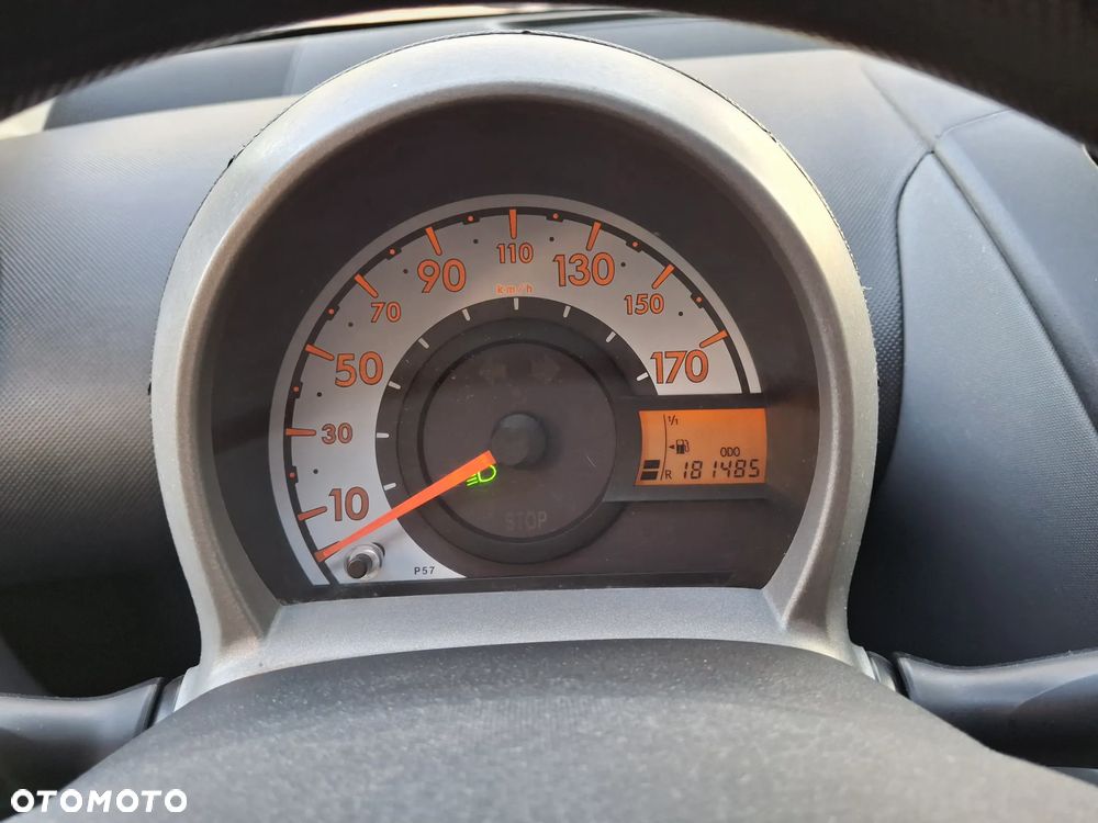 Peugeot 107 1.0 Happy - 11