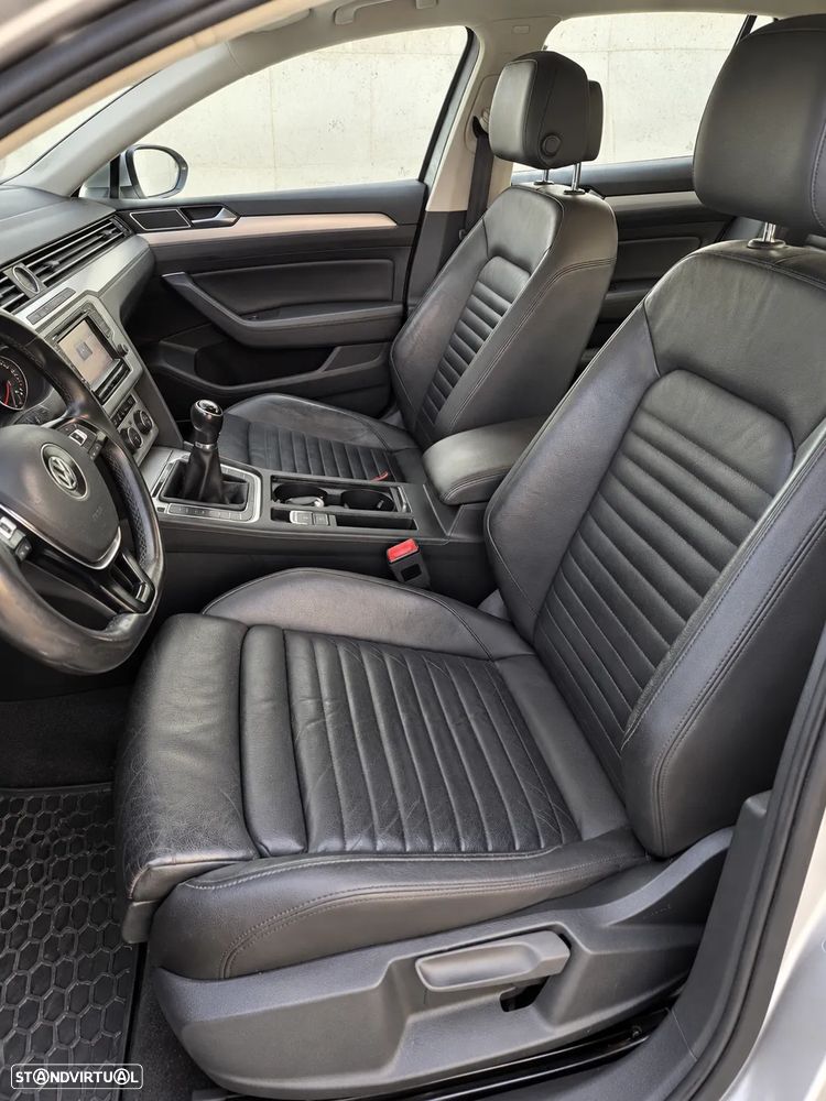VW Passat Variant 2.0 TDi Highline - 12
