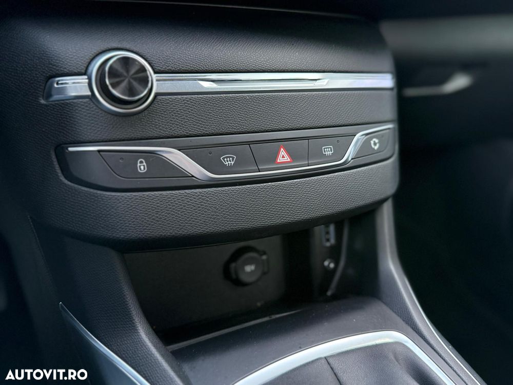 Peugeot 308 1.2 e-THP STT Allure - 18