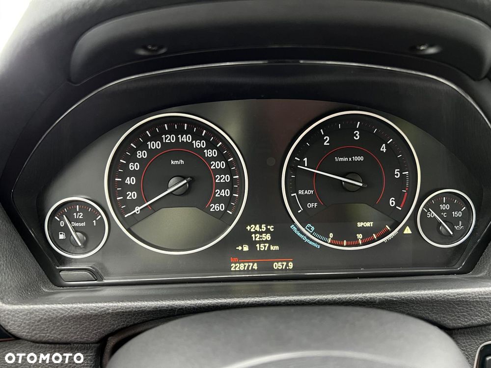 BMW Seria 3 318d DPF Edition Sport - 29