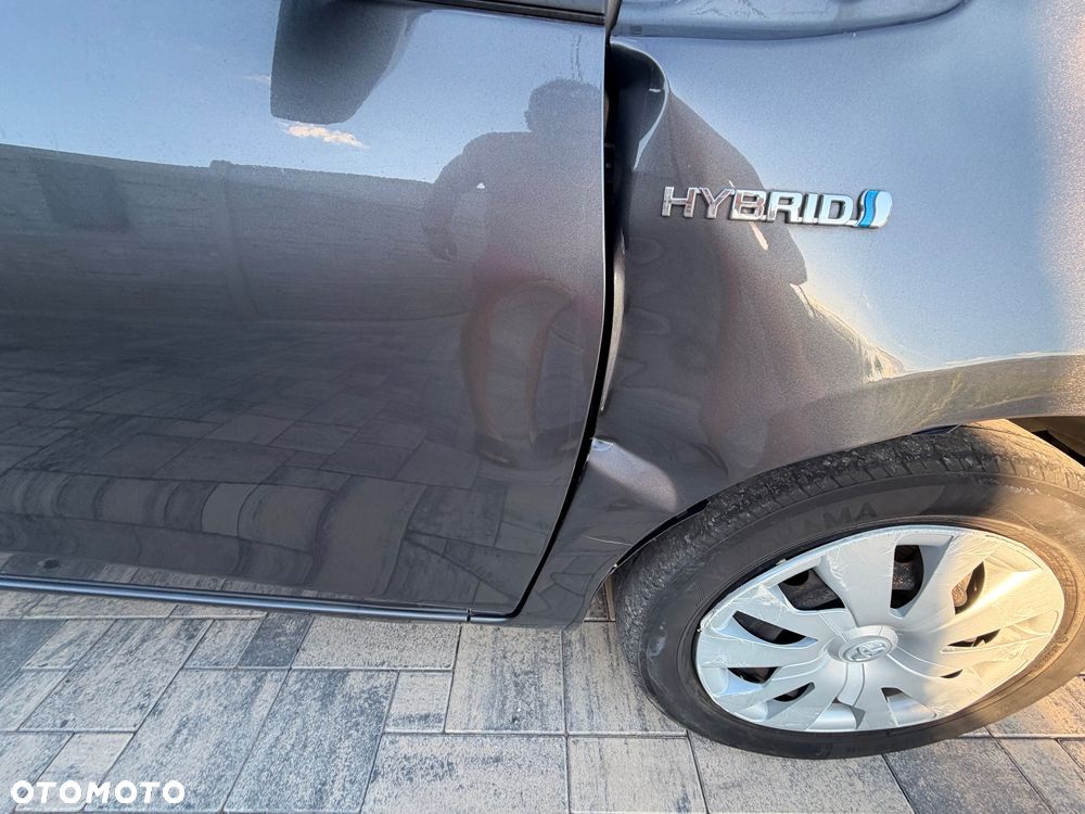 Toyota Yaris Hybrid 100 Dynamic - 8