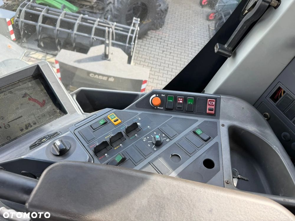 Claas xerion 3800 fendt 939   3300 - 34