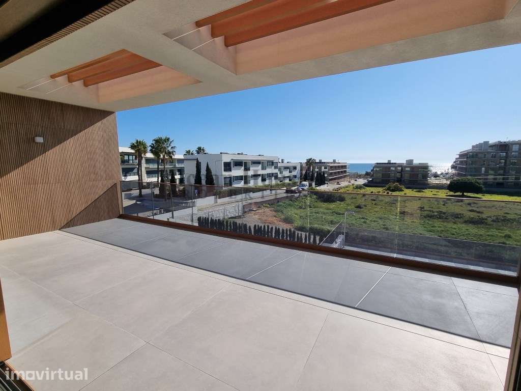 Apartamento T2 novo com garagem, piscina e vista mar, a 300 metros ... - Grande imagem: 2/30