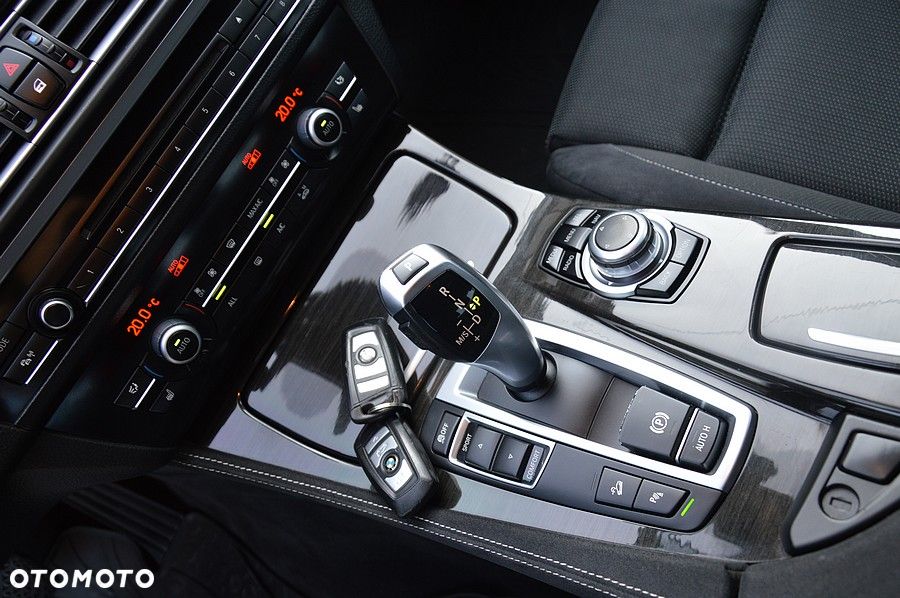 BMW Seria 5 530d xDrive Sport-Aut Modern Line - 35