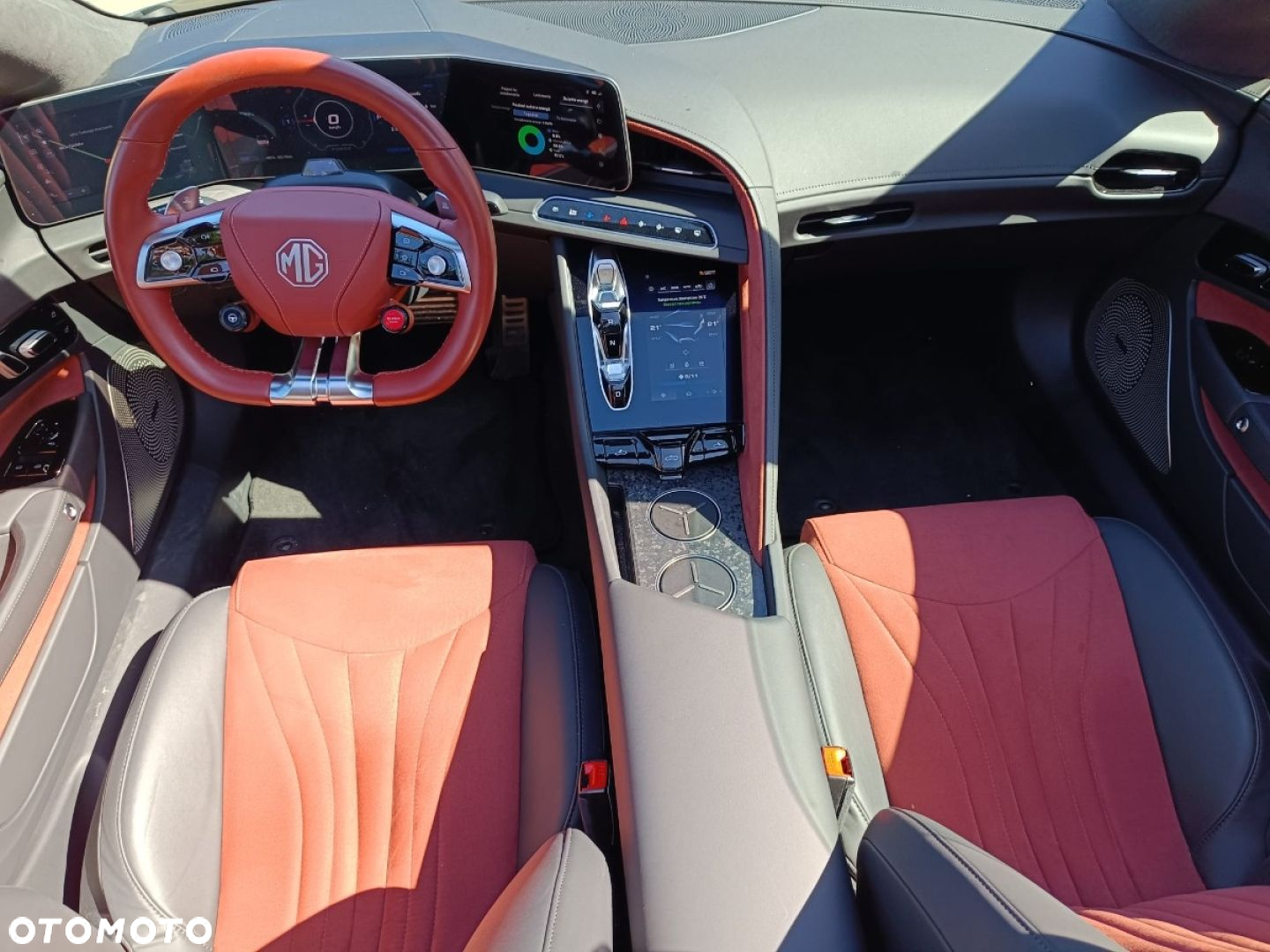 MG Cyberster 77kWh AWD Czerwony Dach - 8