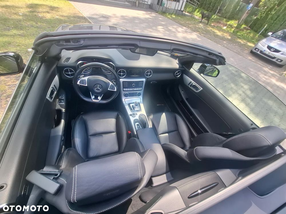 Mercedes-Benz SLC 200 9G-TRONIC RedArt Edition - 23